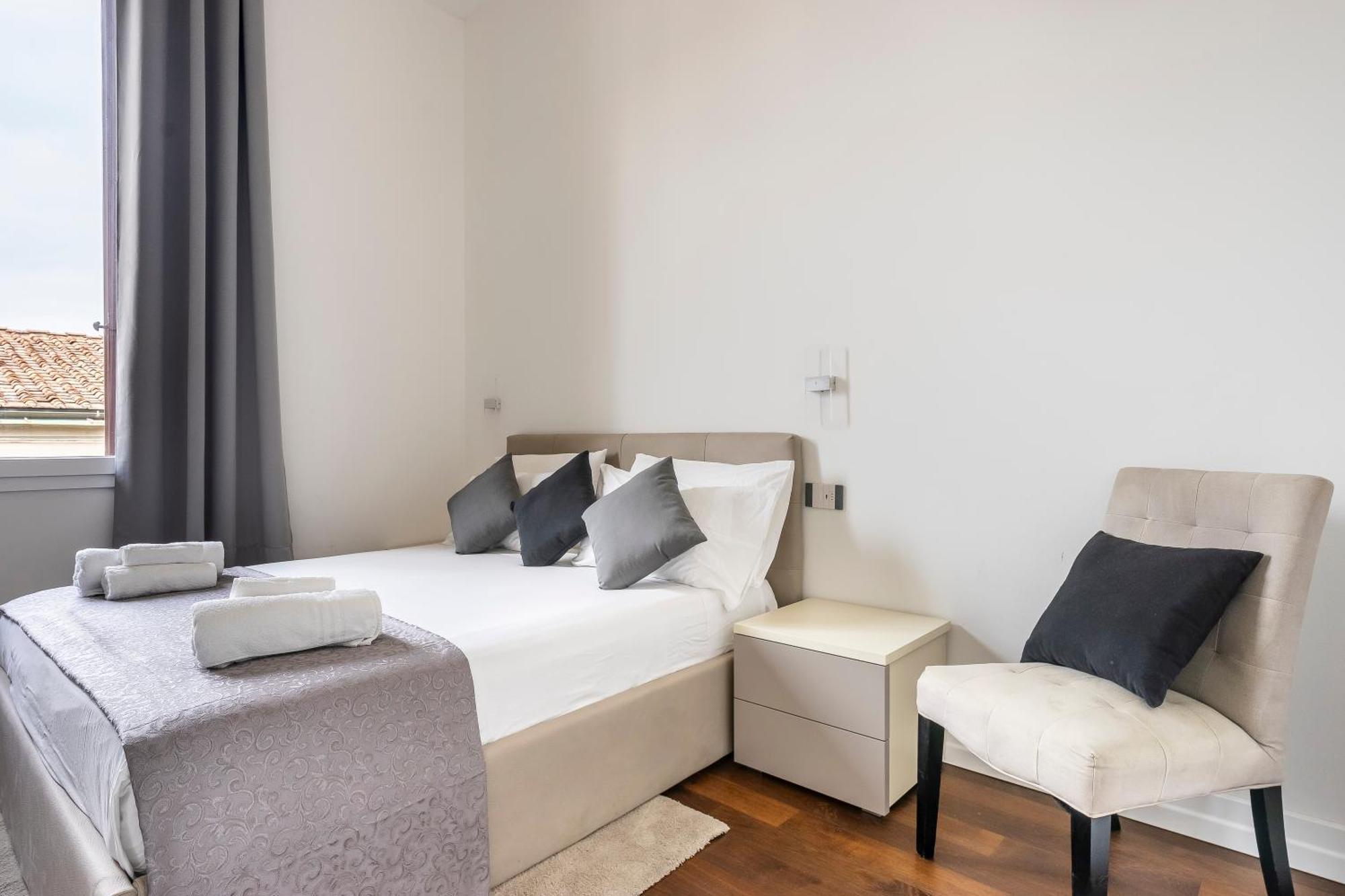San Marco Black Appartamento Luxury Con Terrazzo E Parcheggio Su Richiesta Firenze Esterno foto